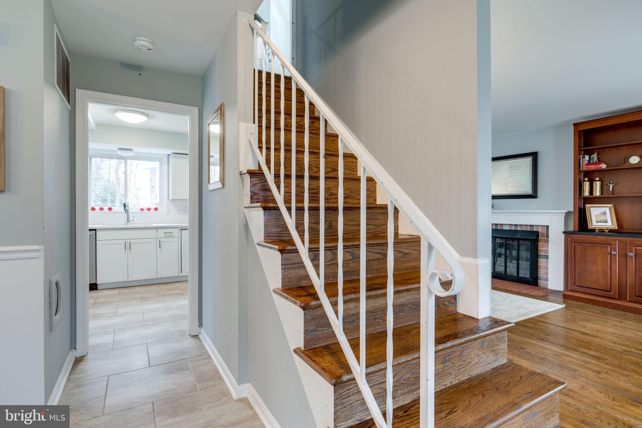 6810 Huntsman Boulevard Springfield, VA 22152 - Photo 8 of 73 to a foyer