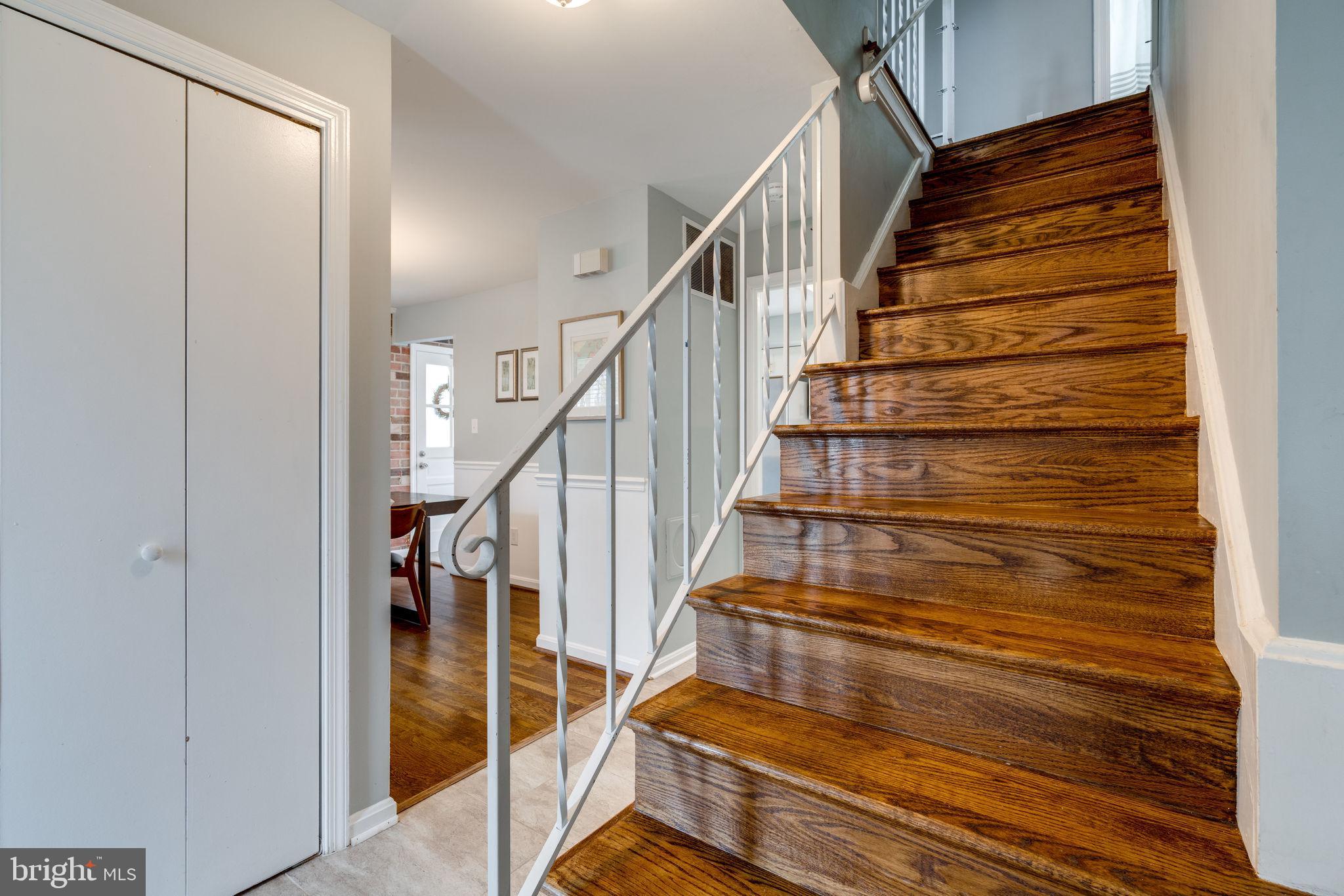 6810 Huntsman Boulevard Springfield, VA 22152 - Photo 9 of 73 hardwood steps