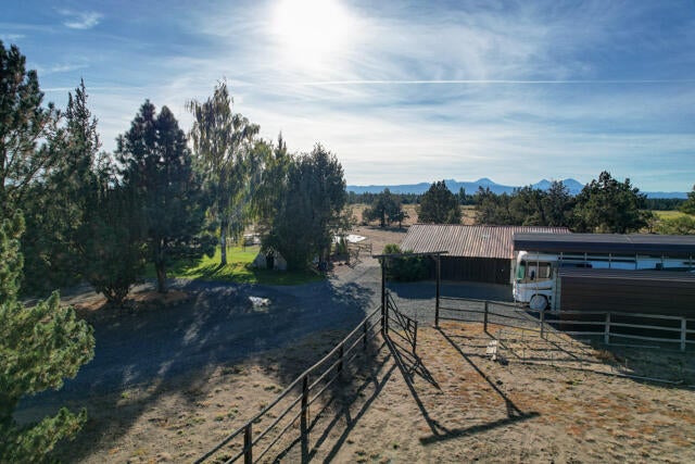63825 Pioneer Loop Bend, OR 97701 - Photo 33 of 38 63825 Pioneer Lp-33