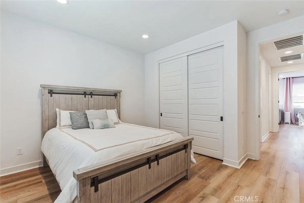 17715 Hillside Way Saugus, CA 91350 - Photo 11 of 14