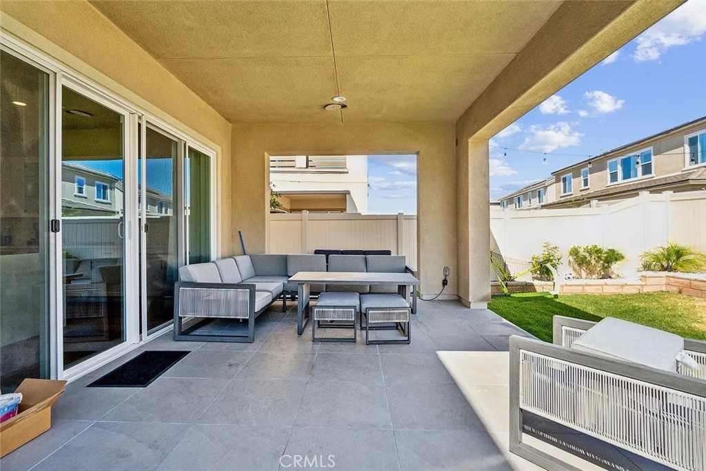 17715 Hillside Way Saugus, CA 91350 - Photo 13 of 14