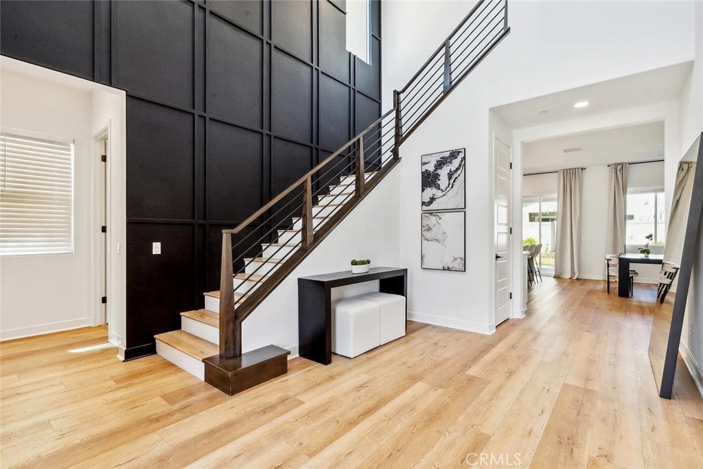 17715 Hillside Way Saugus, CA 91350 - Photo 2 of 14