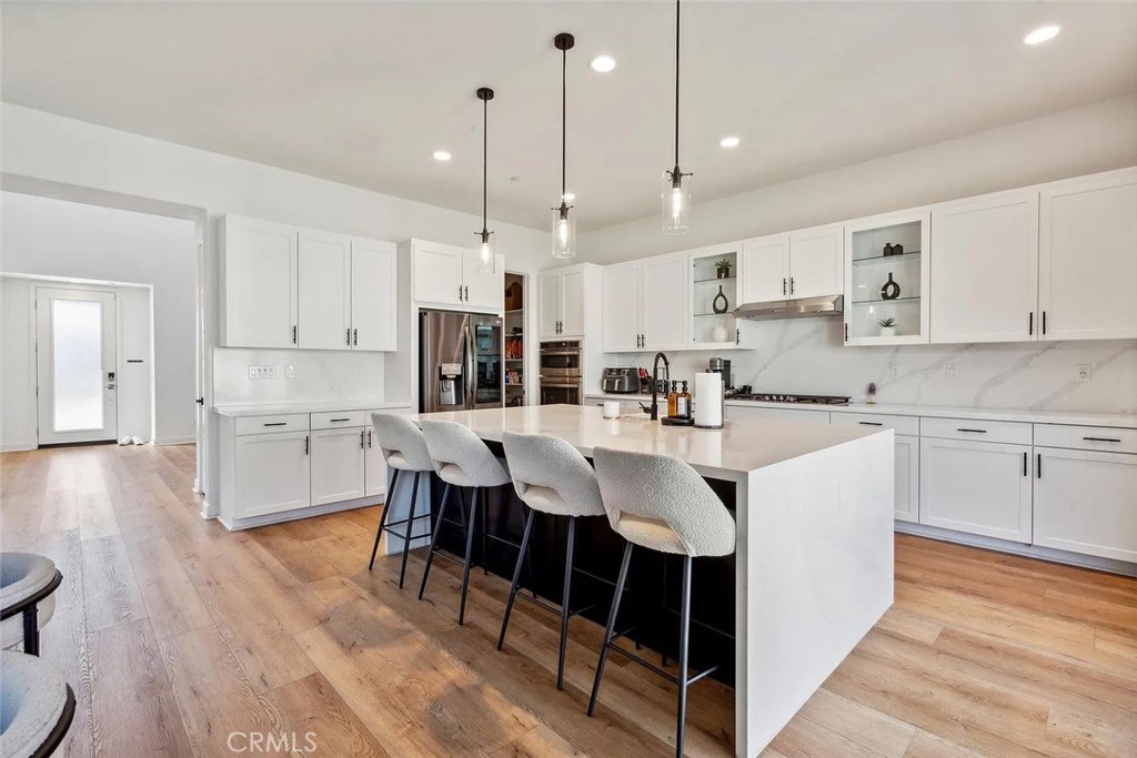 17715 Hillside Way Saugus, CA 91350 - Photo 5 of 14