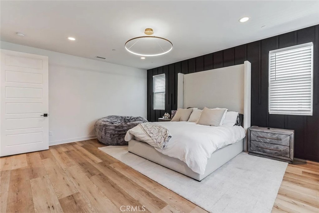 17715 Hillside Way Saugus, CA 91350 - Photo 6 of 14