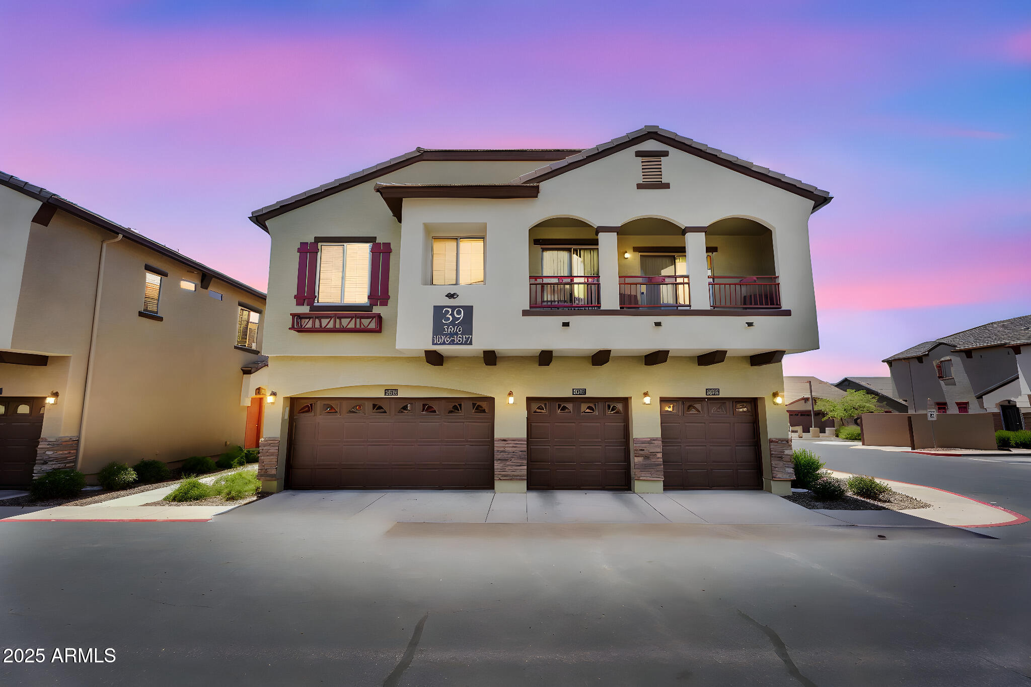 2725 East Mine Creek Road, Unit 1076 Phoenix, AZ 85024 - Photo 1 of 39 1-web-or-mls-Mine Creek-3 day to dusk