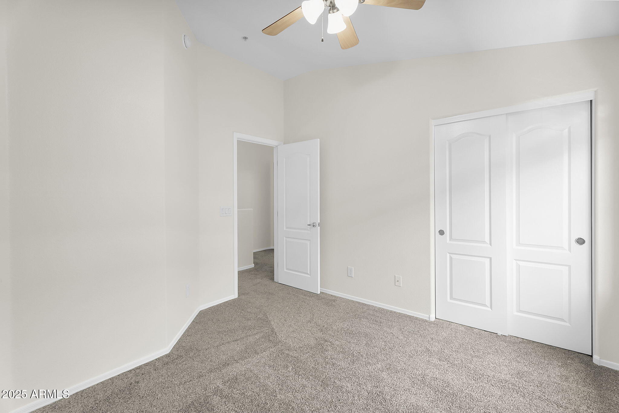 2725 East Mine Creek Road, Unit 1076 Phoenix, AZ 85024 - Photo 27 of 39 37-web-or-mls-Mine Creek-39