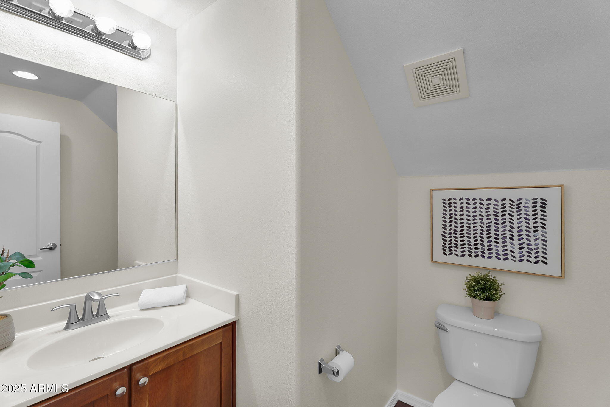 2725 East Mine Creek Road, Unit 1076 Phoenix, AZ 85024 - Photo 29 of 39 40-web-or-mls-Mine Creek-22