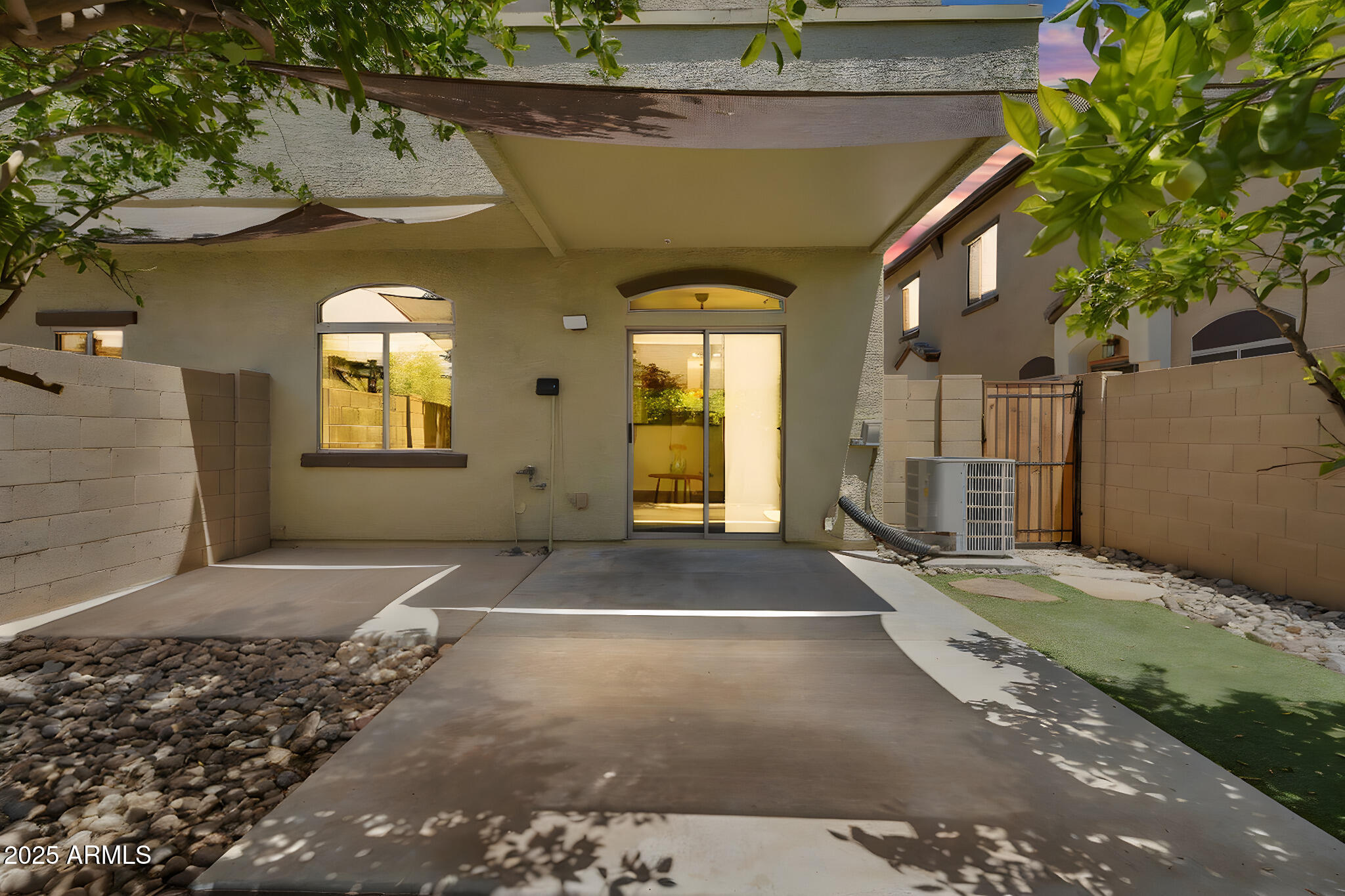 2725 East Mine Creek Road, Unit 1076 Phoenix, AZ 85024 - Photo 32 of 39 44-web-or-mls-Mine Creek-48 day to dusk