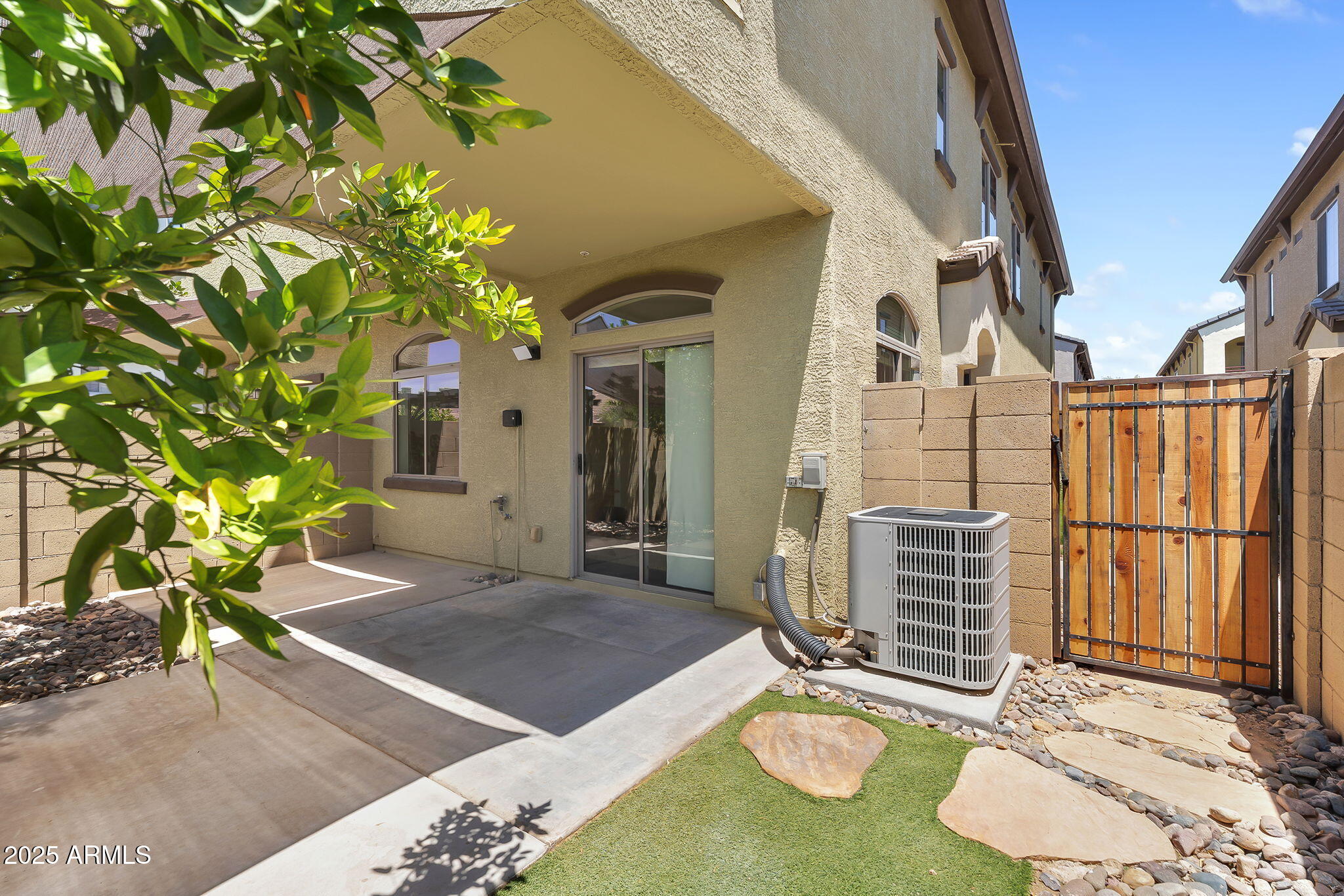 2725 East Mine Creek Road, Unit 1076 Phoenix, AZ 85024 - Photo 35 of 39 47-web-or-mls-Mine Creek-45