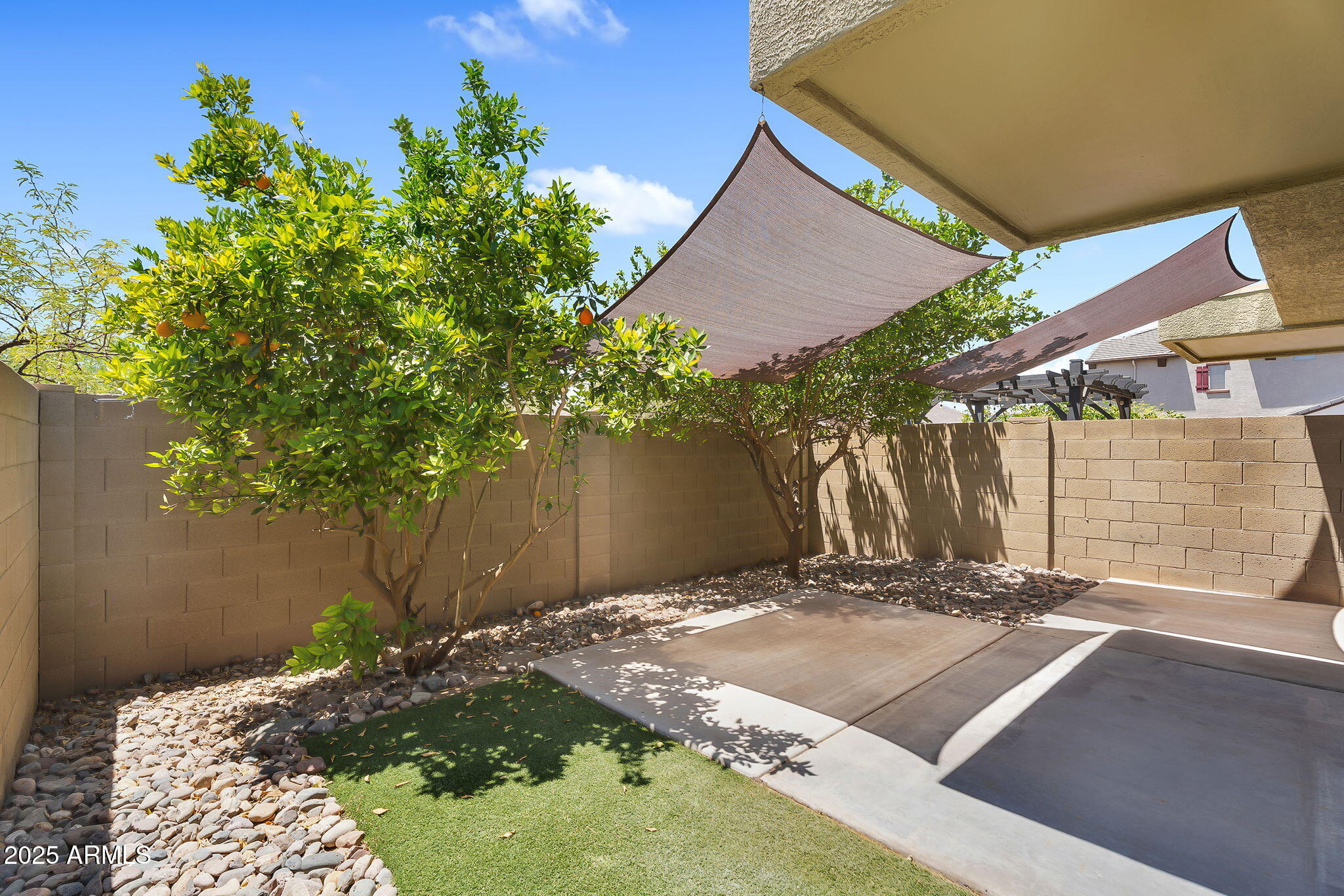 2725 East Mine Creek Road, Unit 1076 Phoenix, AZ 85024 - Photo 37 of 39 49-web-or-mls-Mine Creek-44