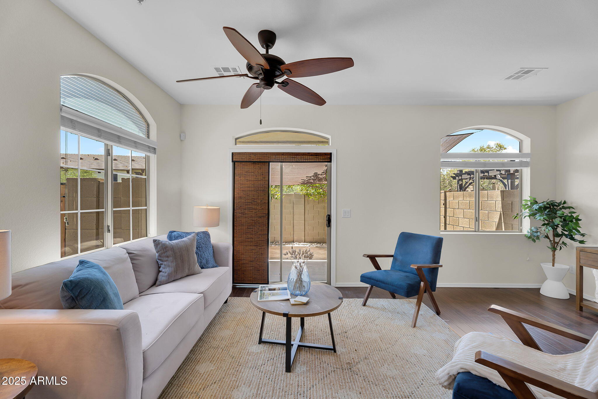 2725 East Mine Creek Road, Unit 1076 Phoenix, AZ 85024 - Photo 4 of 39 11-web-or-mls-Mine Creek-10