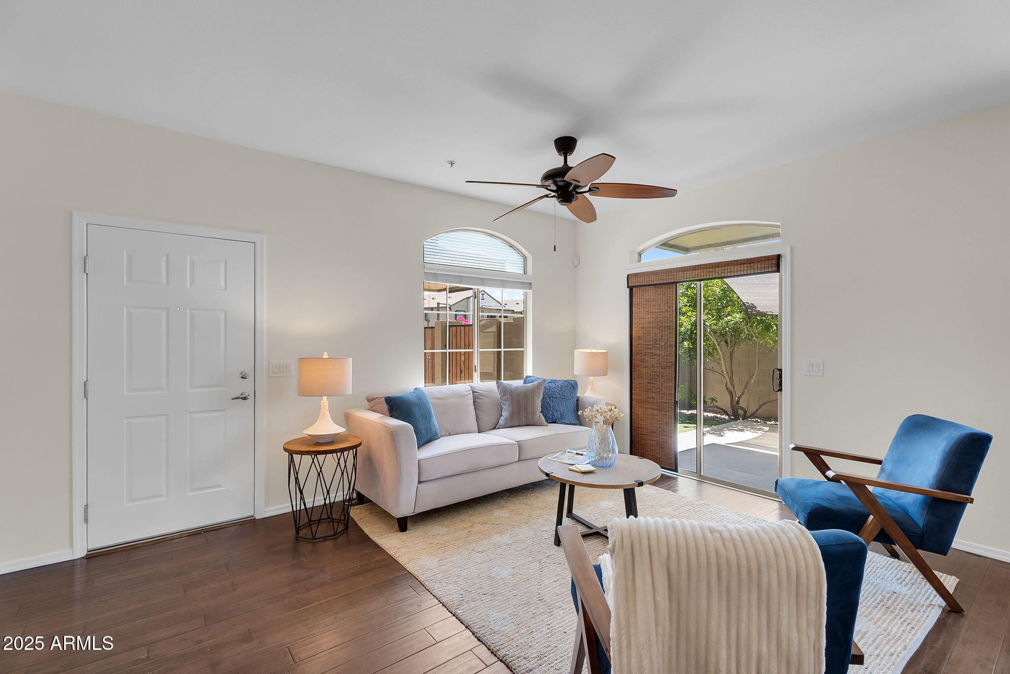 2725 East Mine Creek Road, Unit 1076 Phoenix, AZ 85024 - Photo 5 of 39 12-web-or-mls-Mine Creek-11