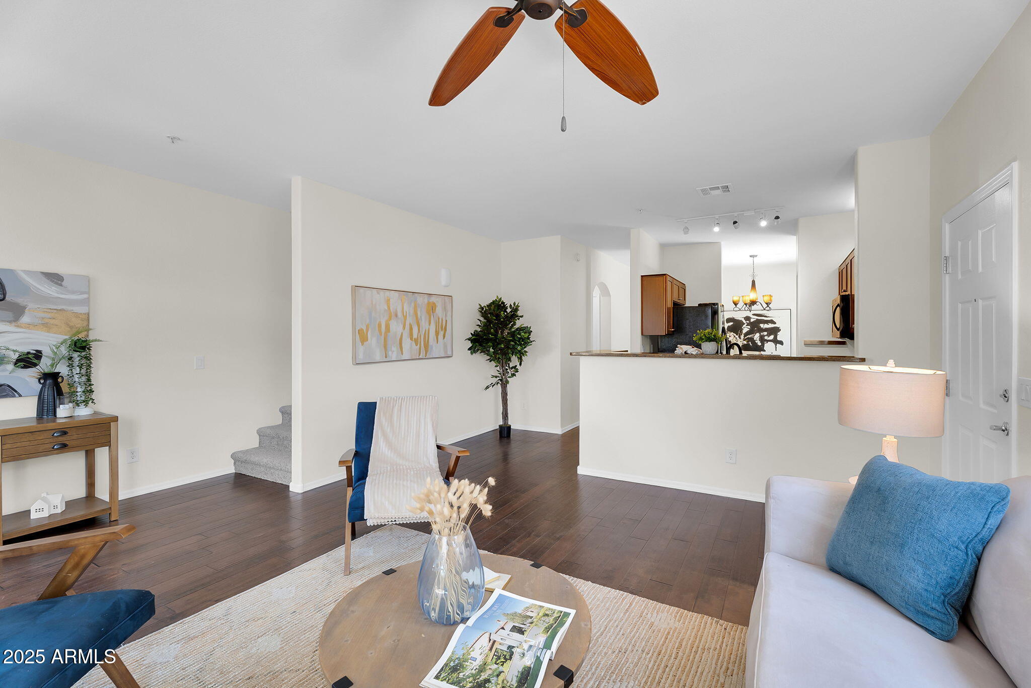 2725 East Mine Creek Road, Unit 1076 Phoenix, AZ 85024 - Photo 8 of 39 15-web-or-mls-Mine Creek-14