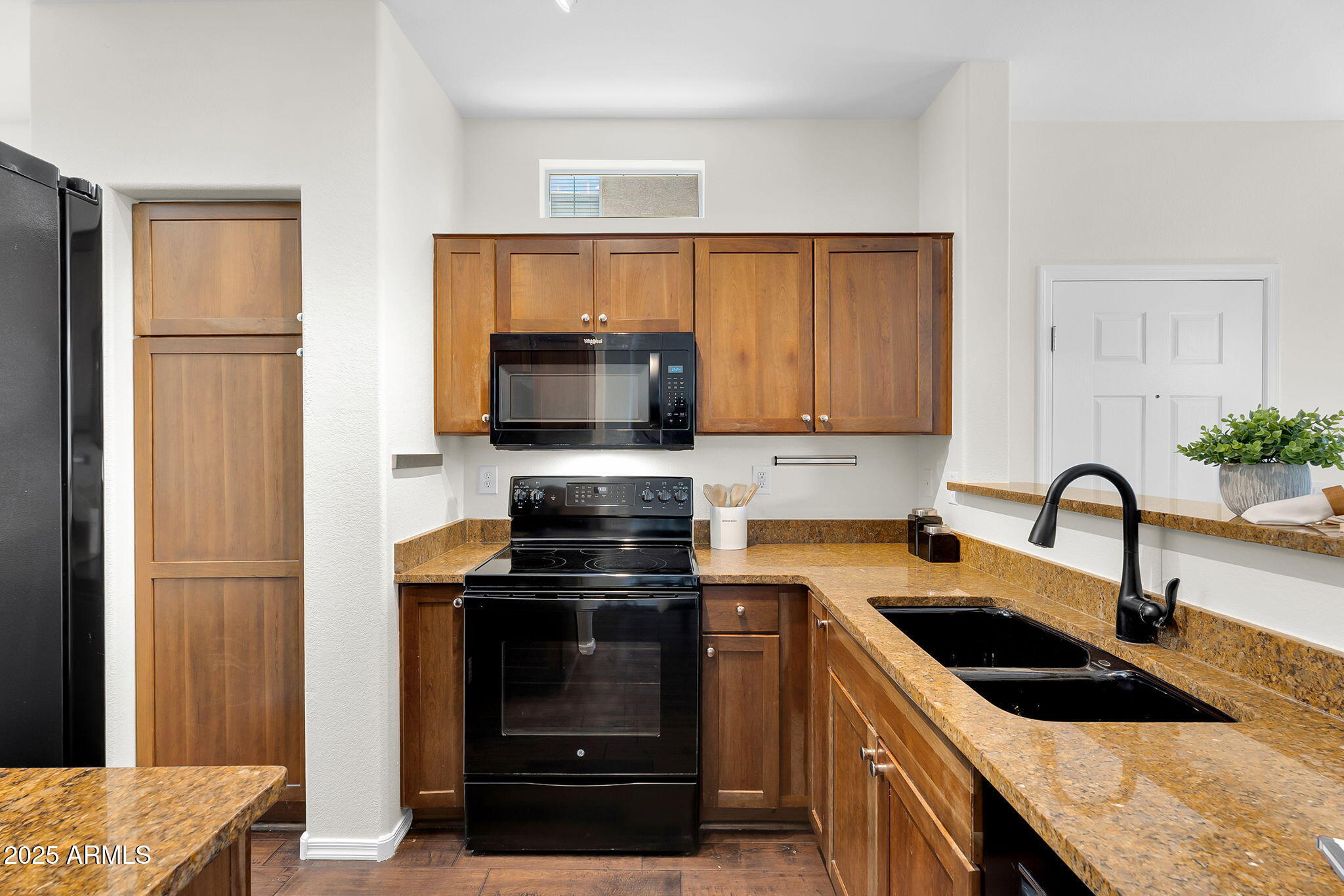 2725 East Mine Creek Road, Unit 1076 Phoenix, AZ 85024 - Photo 10 of 39 17-web-or-mls-Mine Creek-16