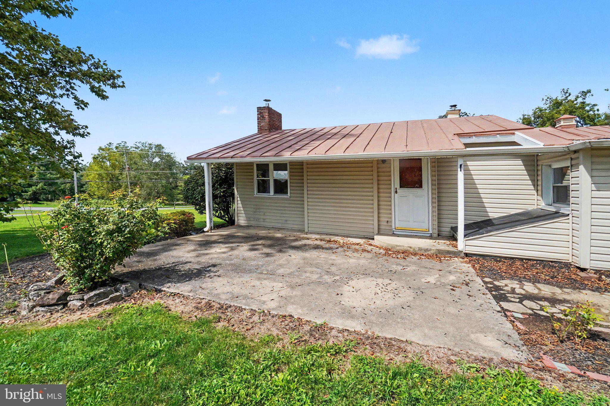 731 Range End Road Dillsburg, PA 17019 - Photo 31 of 37 Patio
