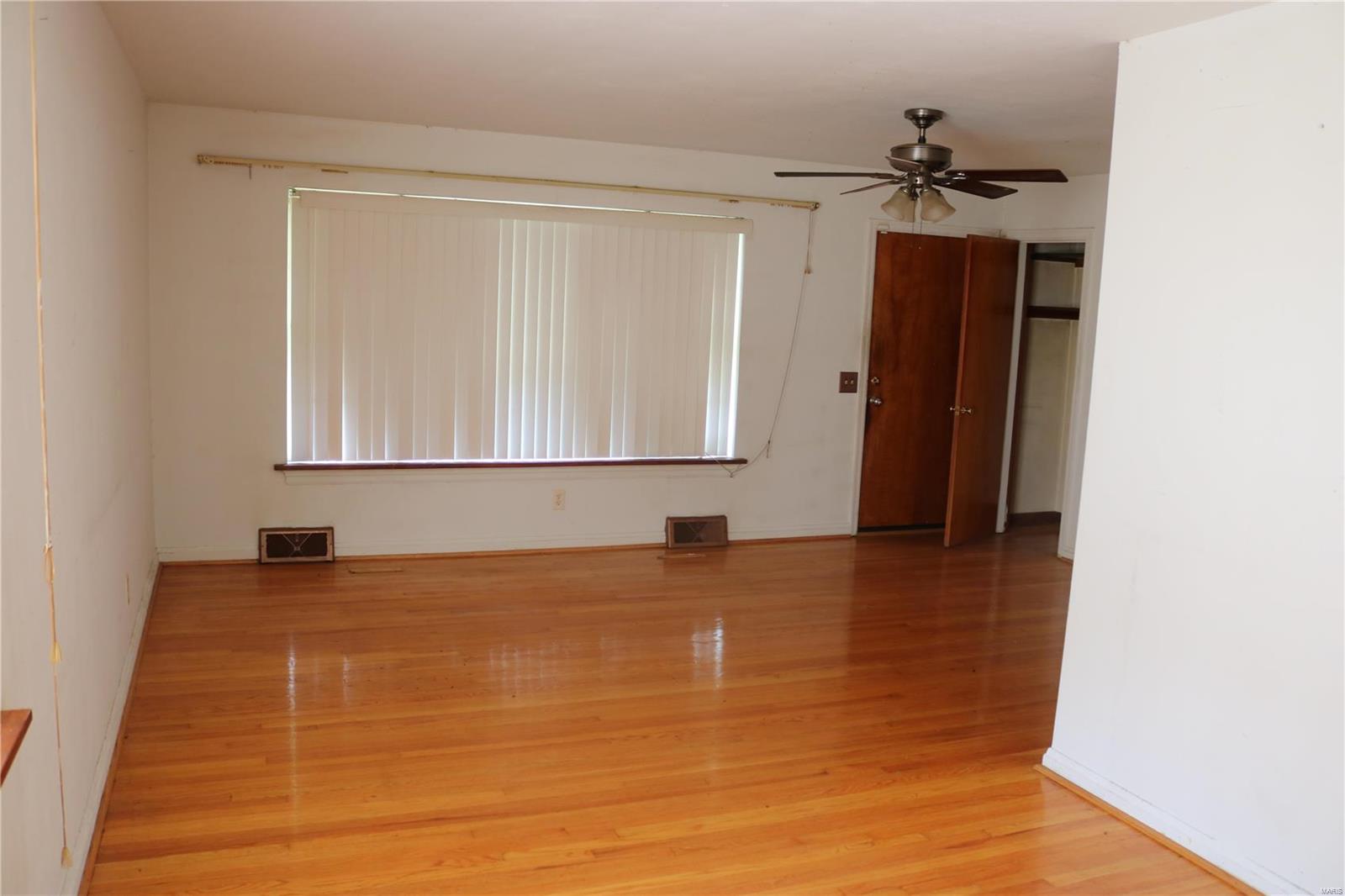 3008 North Hanley Road St. Louis, MO 63121 - Photo 5 of 12 Gallery Image 5