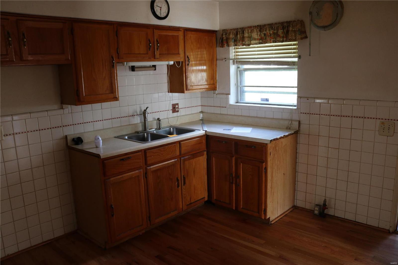 3008 North Hanley Road St. Louis, MO 63121 - Photo 6 of 12 Gallery Image 6