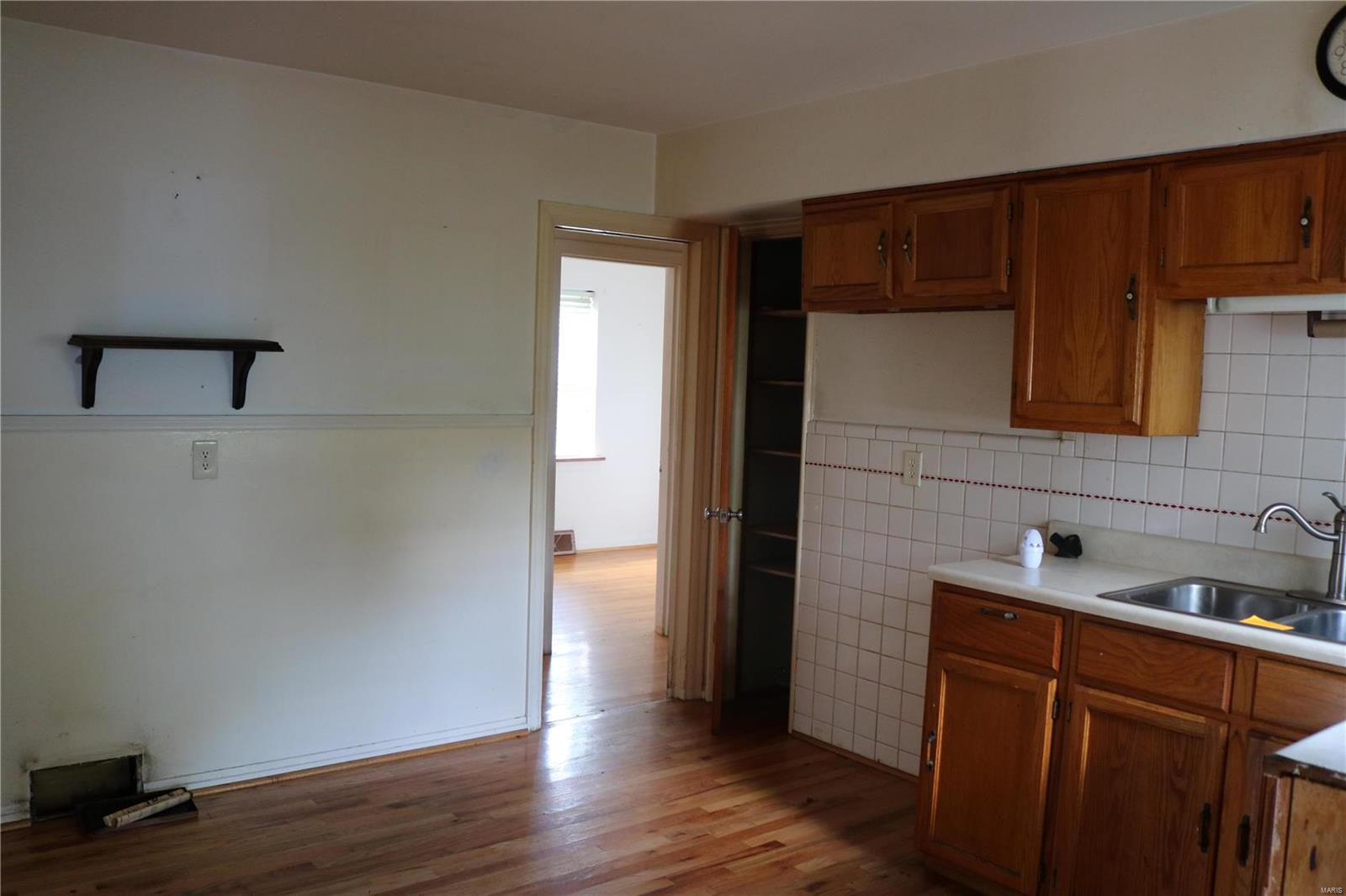 3008 North Hanley Road St. Louis, MO 63121 - Photo 8 of 12 Gallery Image 8