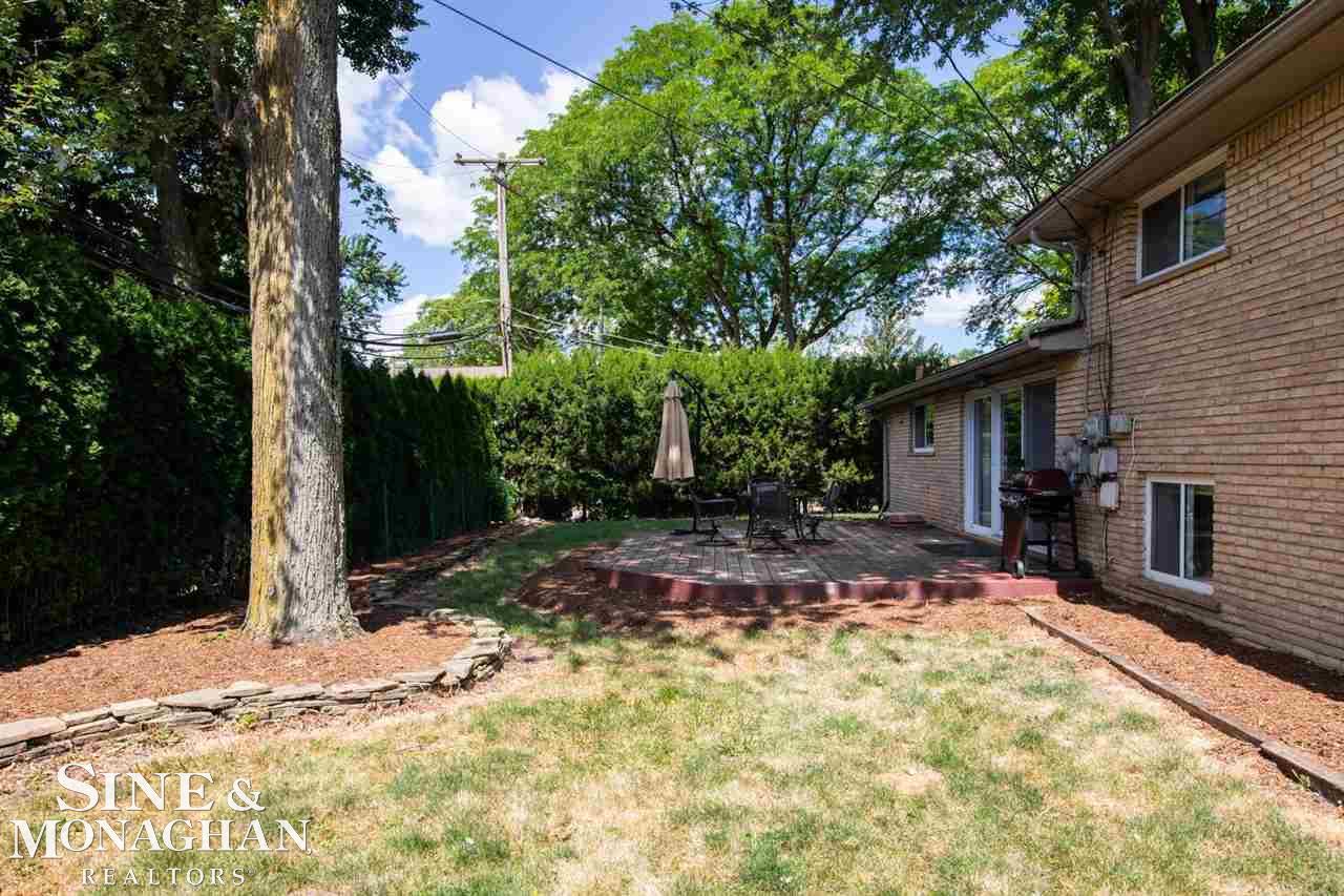 577 Cook Road Grosse Pointe Woods, MI 48236 - Photo 35 of 37