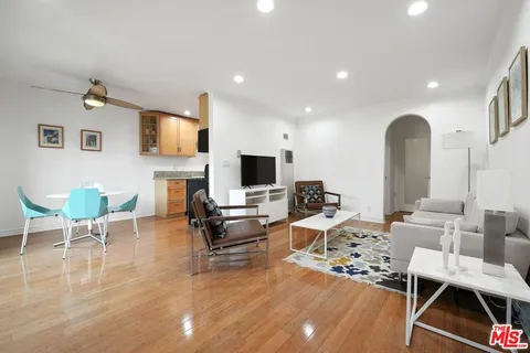$3,200 | 924 5th Street, Unit 8, Santa Monica, CA 90403