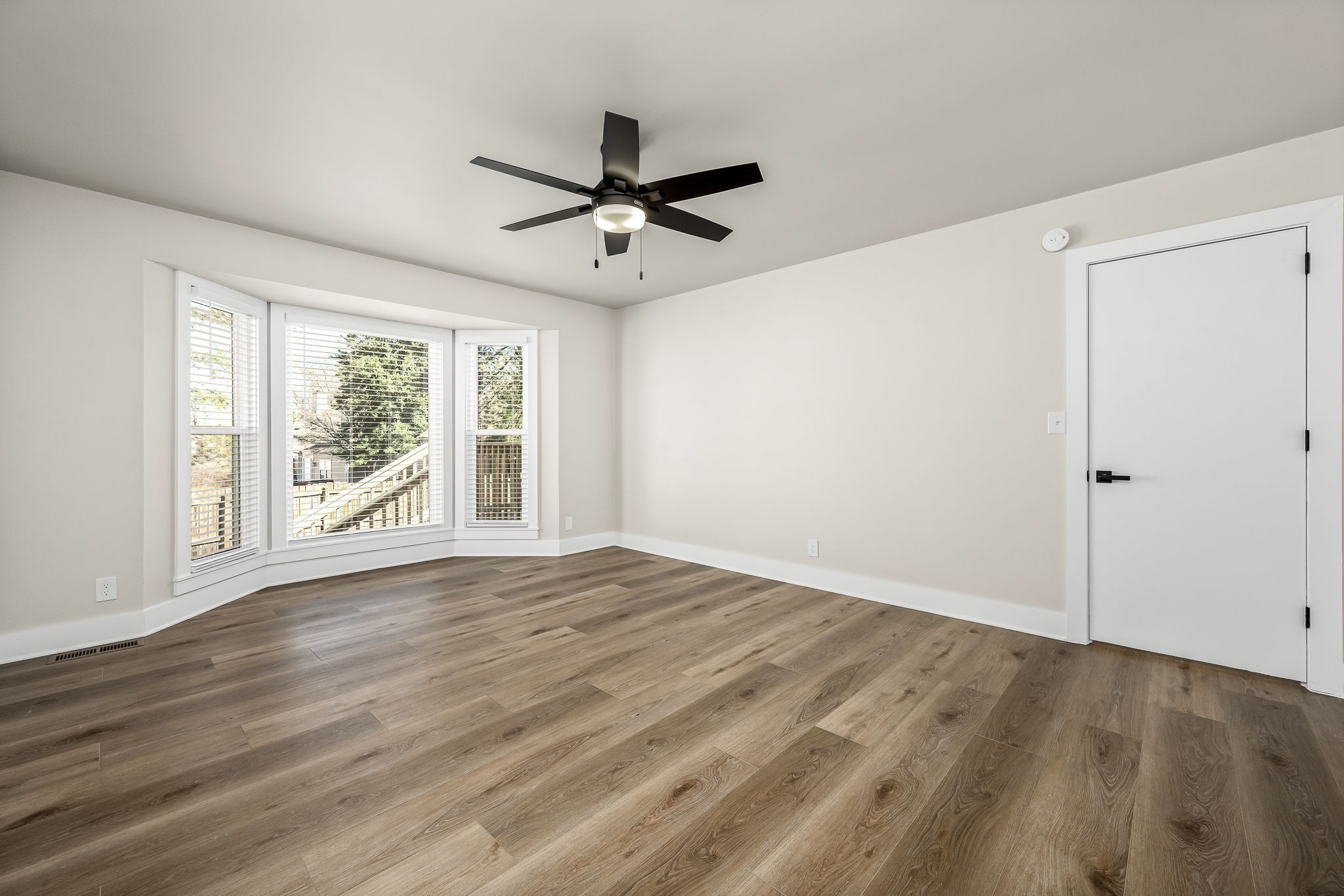 1977 Timberline Way Clarksville, TN 37042 - Photo 17 of 39 a view of room window and wooden floor