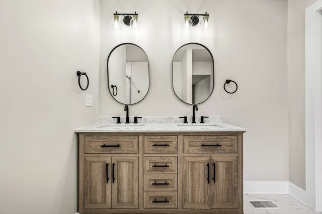 a view of a sink with mirror gate