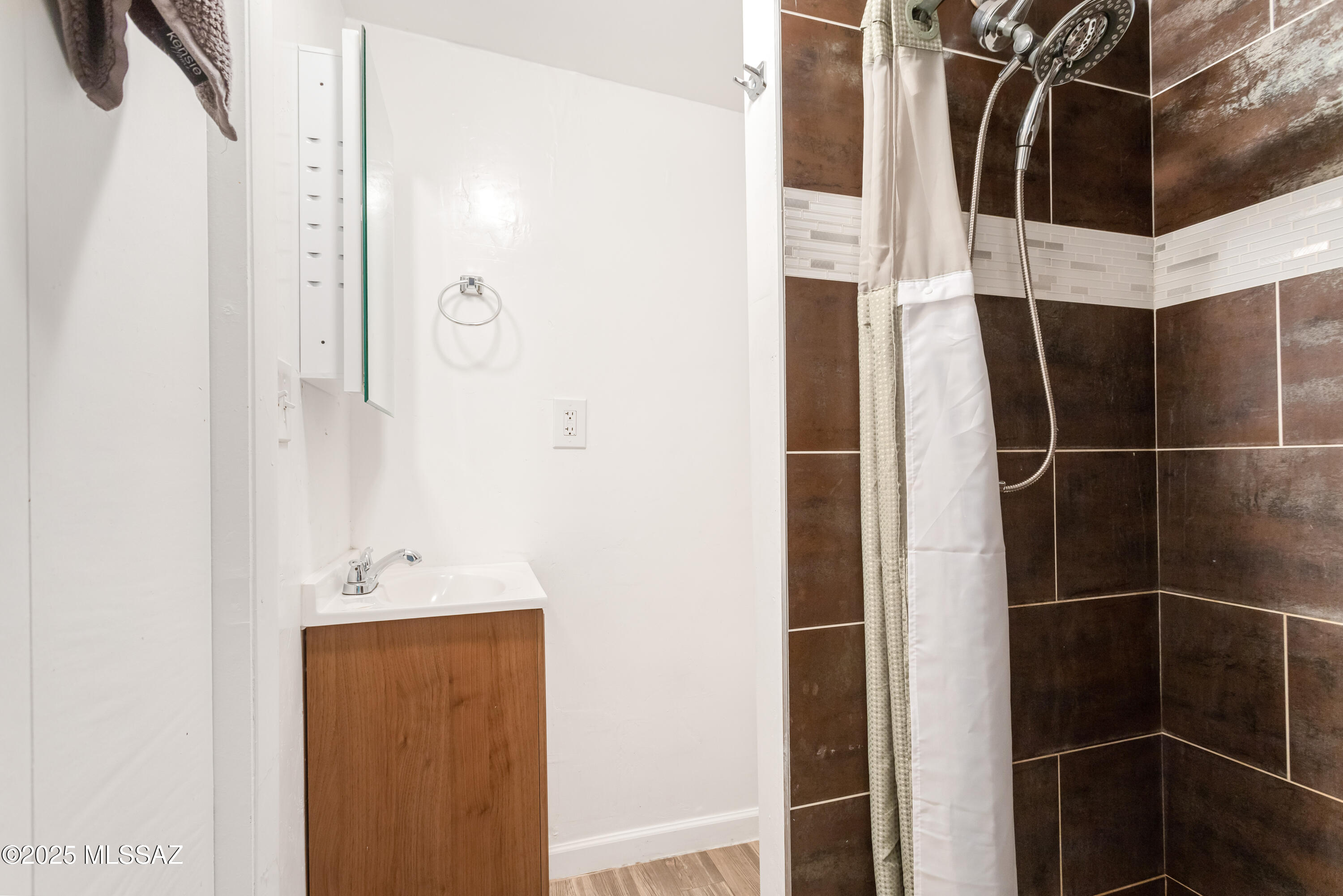 3927 East Lind Road Tucson, AZ 85712 - Photo 12 of 19 Gallery Image 12
