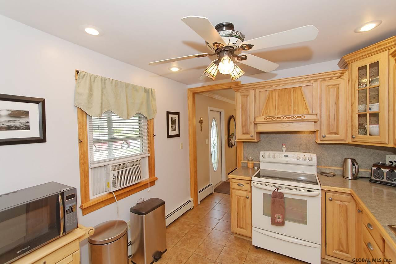 1101 Roberta Road Rotterdam, NY 12303 - Photo 17 of 43 Photo 17