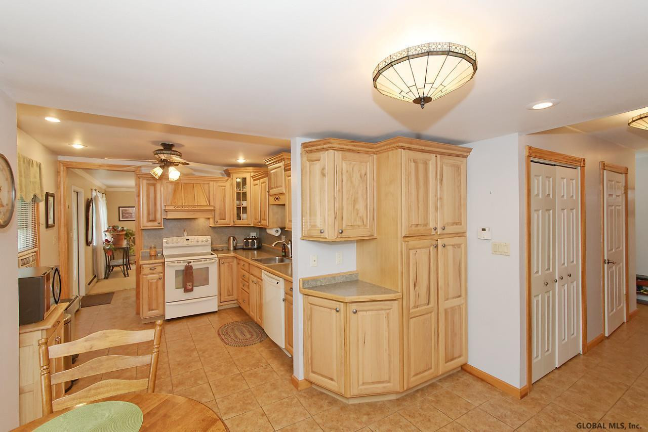 1101 Roberta Road Rotterdam, NY 12303 - Photo 19 of 43 Photo 19
