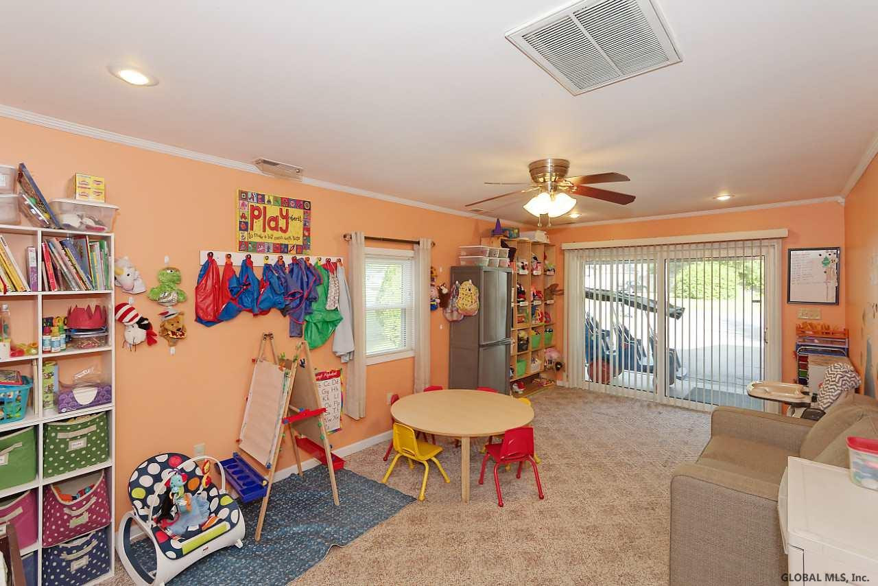 1101 Roberta Road Rotterdam, NY 12303 - Photo 22 of 43 Photo 22