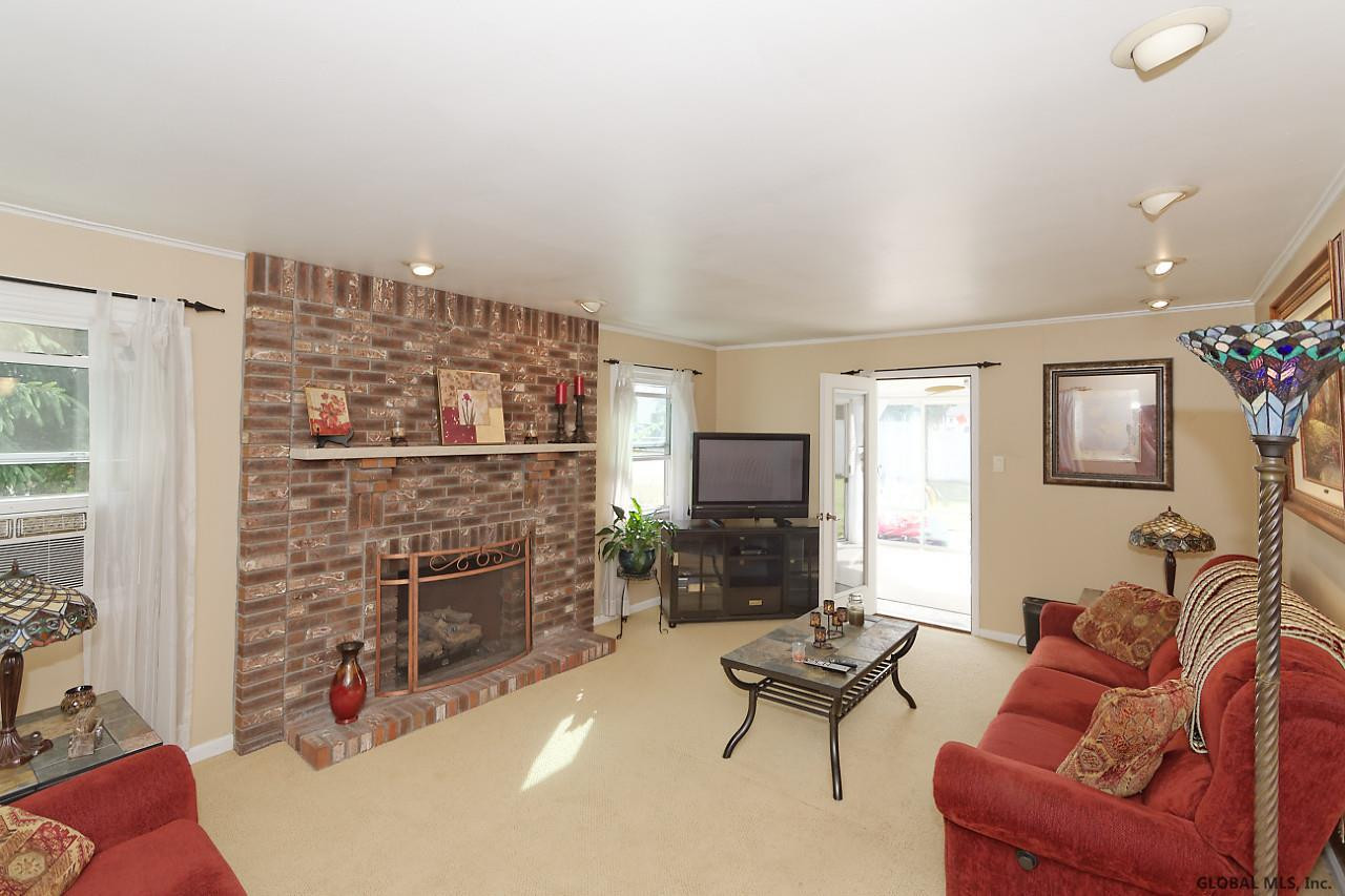 1101 Roberta Road Rotterdam, NY 12303 - Photo 8 of 43 Photo 8