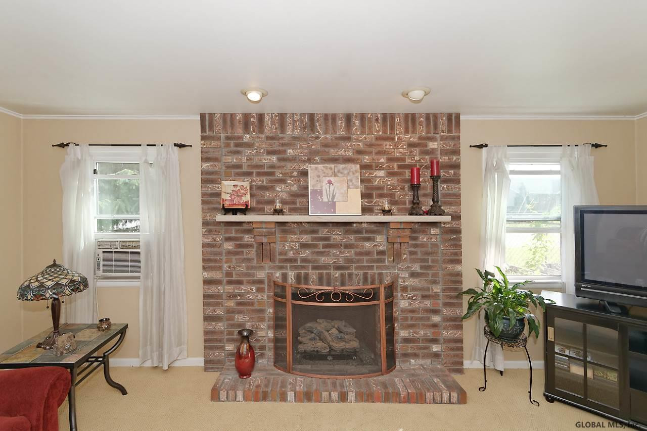 1101 Roberta Road Rotterdam, NY 12303 - Photo 10 of 43 Photo 10