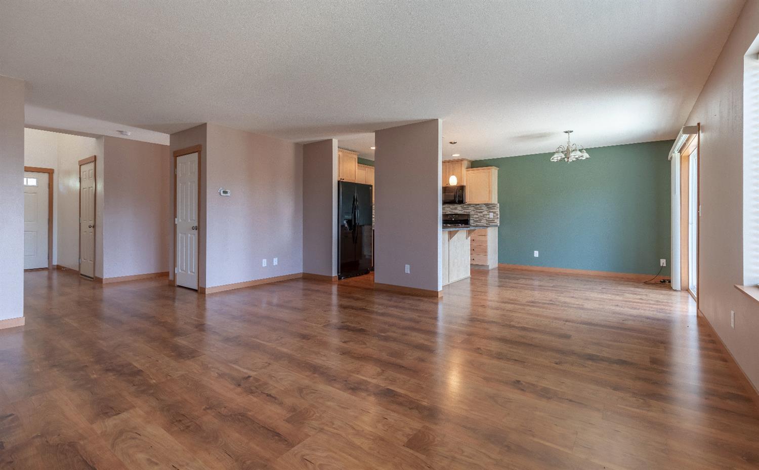 1487 Ridge Way Medford, OR 97504 - Photo 2 of 25 Additional Photo