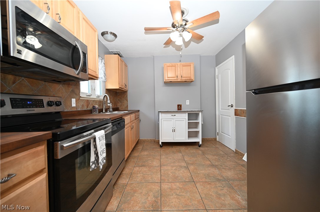 4245 New Road Austintown, OH 44515 - Photo 3 of 26 View into your kitchen