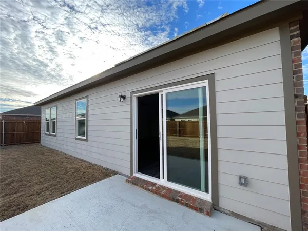 $2,100 | 1340 Fleckman Drive, Fort Worth, TX 76052