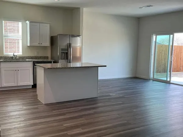 $2,100 | 1340 Fleckman Drive, Fort Worth, TX 76052