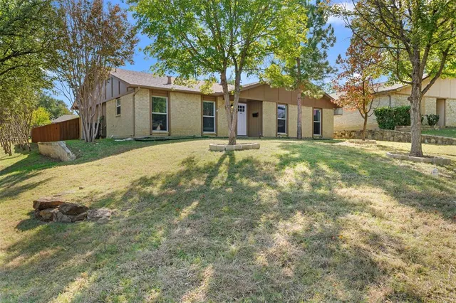 $2,450 | 2901 Woodhaven, Carrollton, TX 75007
