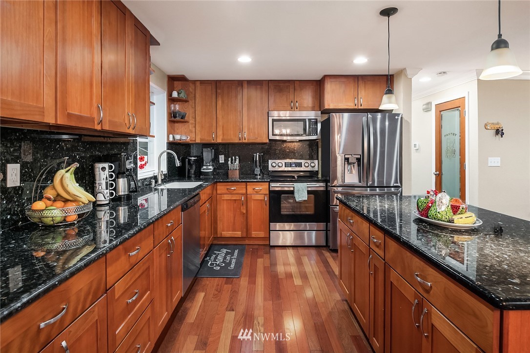 3722 Morris Avenue South Renton, WA 98055 - Photo 4 of 23 Gallery Image 4
