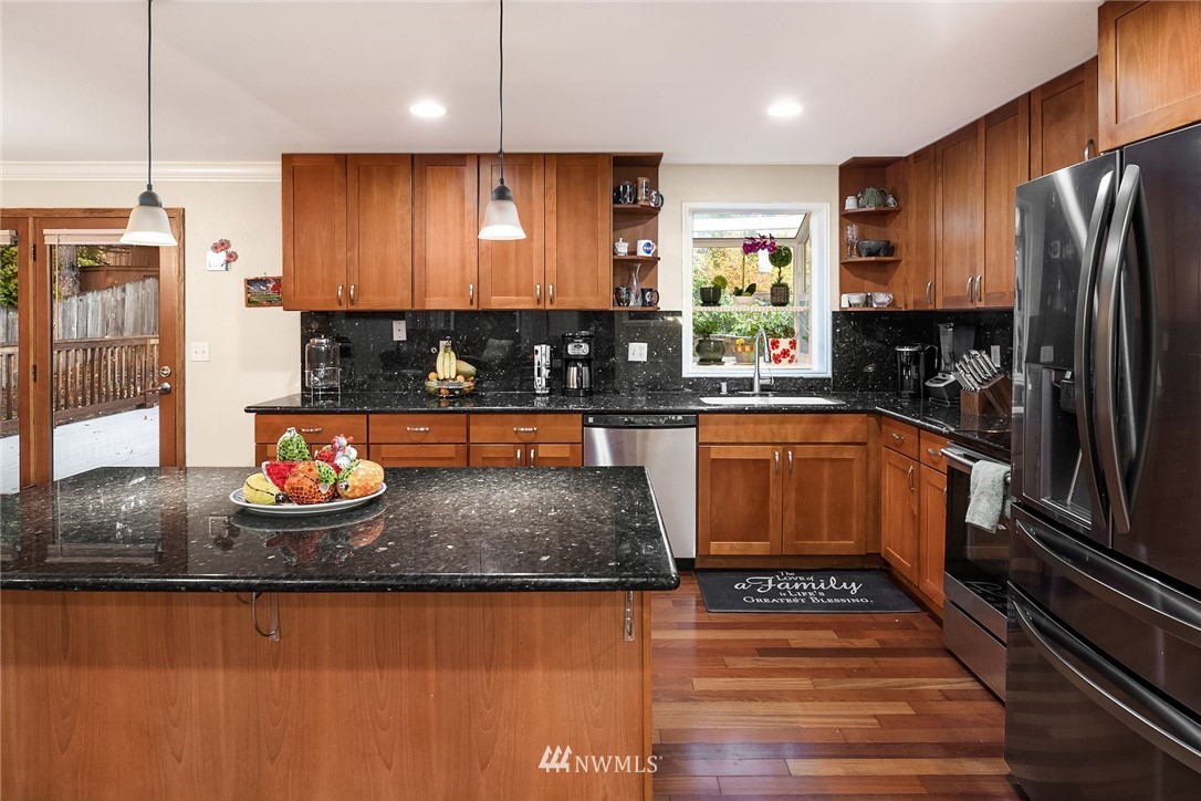 3722 Morris Avenue South Renton, WA 98055 - Photo 5 of 23 Gallery Image 5