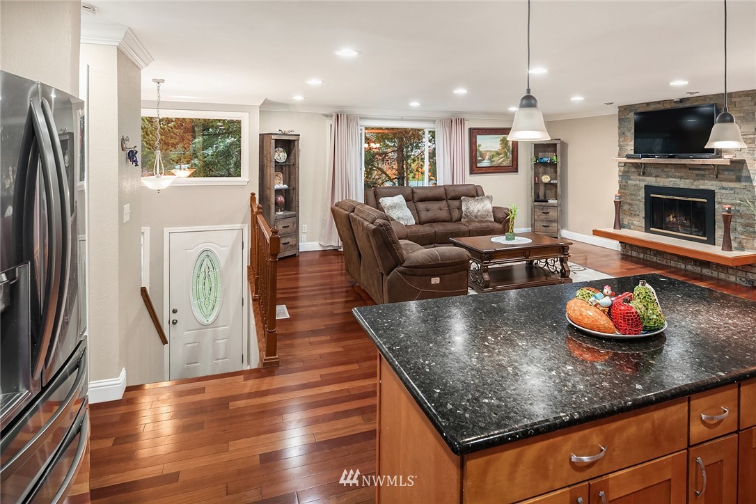 3722 Morris Avenue South Renton, WA 98055 - Photo 6 of 23 Gallery Image 6