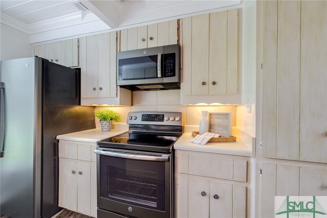112 Marshview Road Savannah, GA 31410 - Photo 12 of 47
