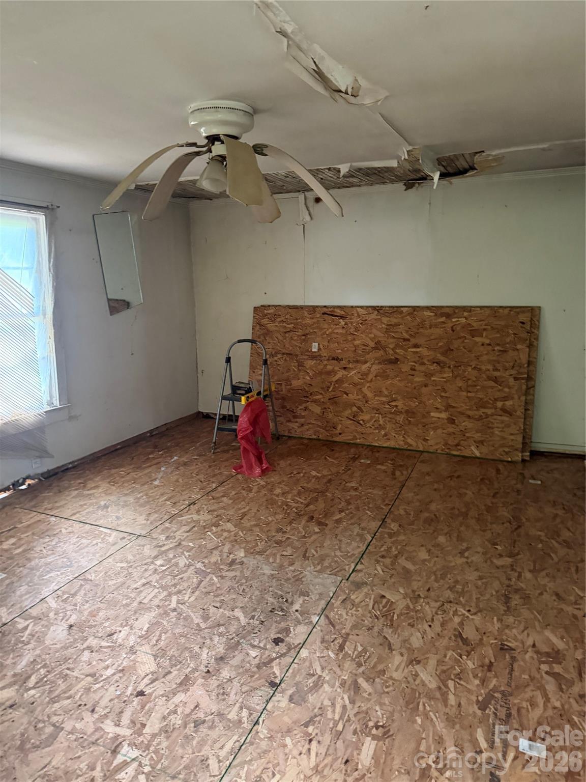 122 Ranson Road Lancaster, SC 29720 - Photo 6 of 19 an empty room with a bench