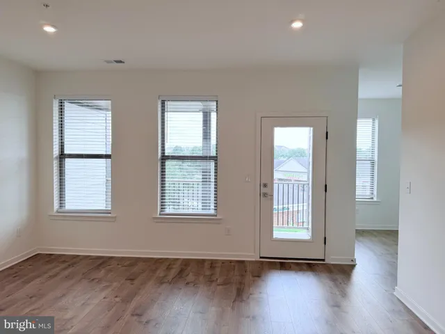 $3,500 | 20977 Bluebird Square, Sterling, VA 20165