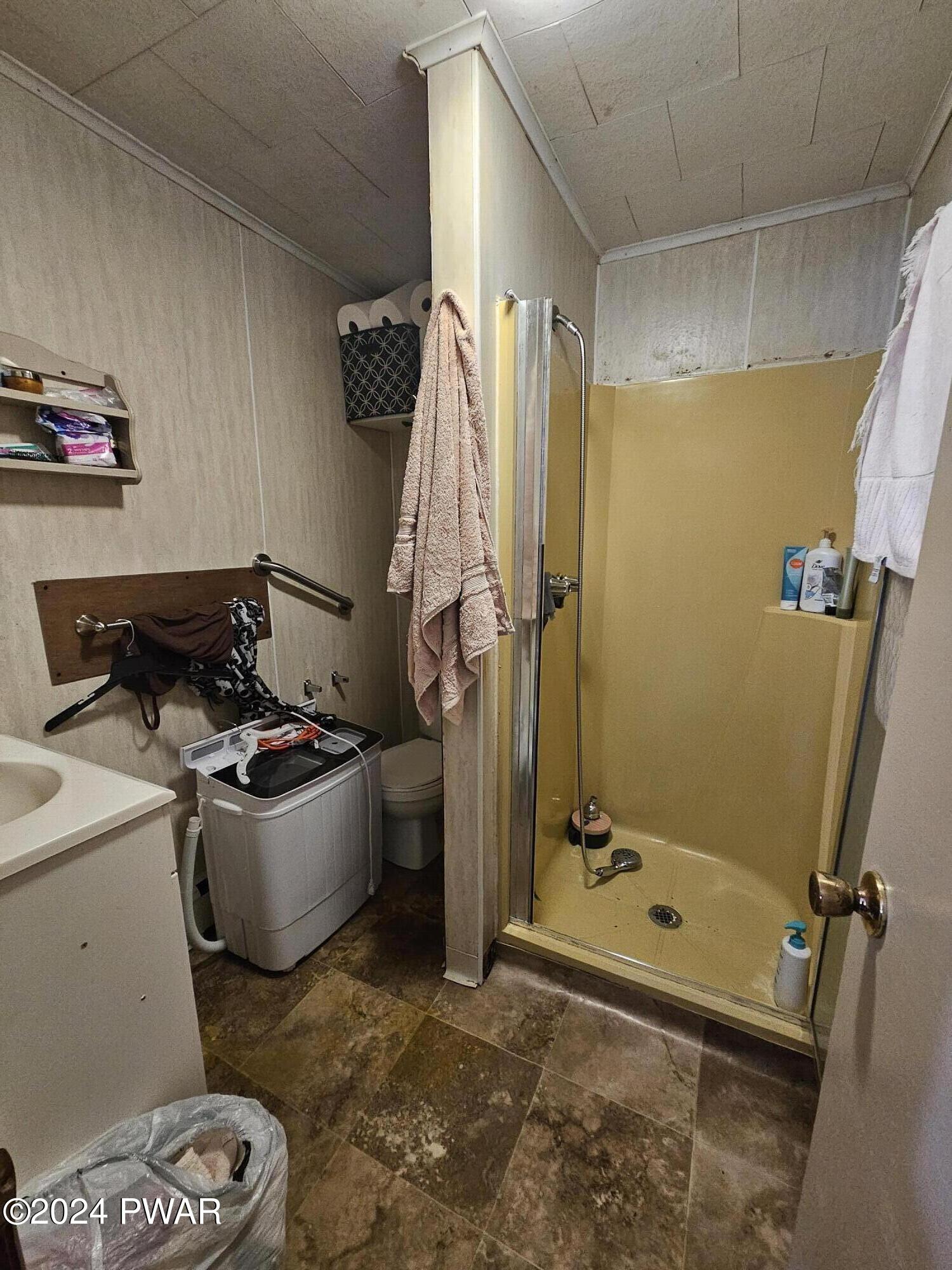 913 Millcreek Road Newfoundland, PA 18445 - Photo 6 of 7 Unit #2 Bathroom