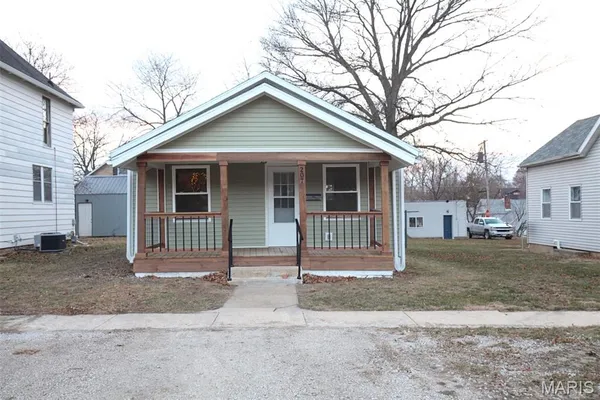 $72,500 | 207 North 4th Street, Vandalia, IL 62471