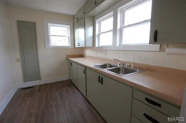 $72,500 | 207 North 4th Street, Vandalia, IL 62471