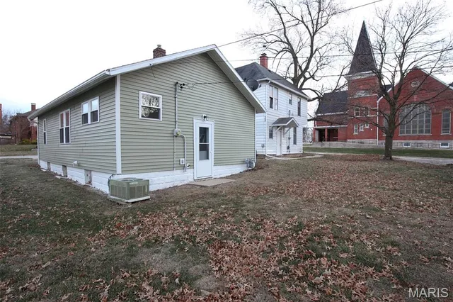 $72,500 | 207 North 4th Street, Vandalia, IL 62471