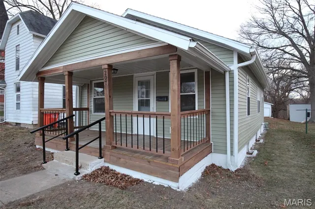 $72,500 | 207 North 4th Street, Vandalia, IL 62471