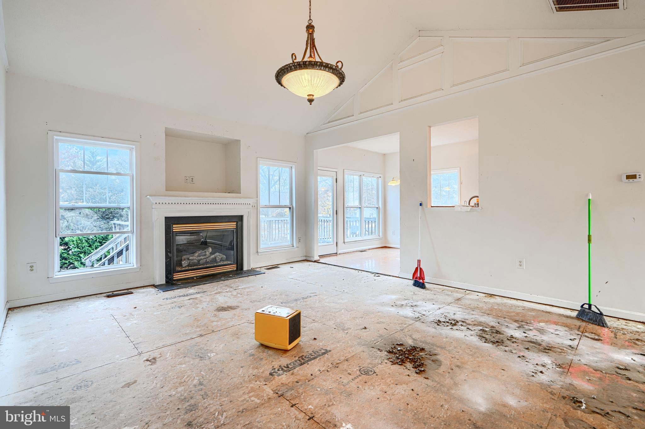 203 Forest Avenue Colonial Beach, VA 22443 - Photo 5 of 41