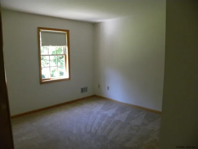 $2,700 | 8 Red Maple Lane, Unit B, Halfmoon, NY 12065